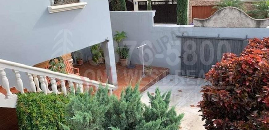 Casa en Venta Colonia Altos de las Hadas Circuito Cerrado Tegucigalpa,  Honduras