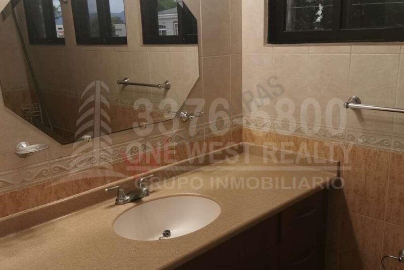 Venta de casa San Ignacio circuito cerrado , Tegucigalpa | VENDIDA