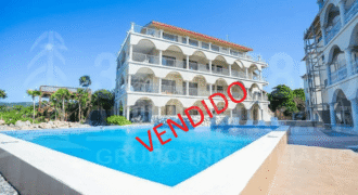 West End, Roatán, Oceanfront Condo 2 Iron Shore Pointe