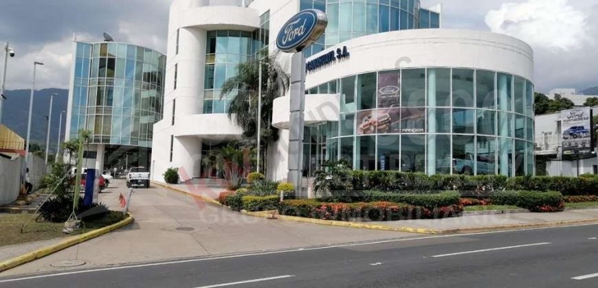 RENTA- Local Comercial en Colonia Trejo Avenida Circunvalación, San Pedro Sula