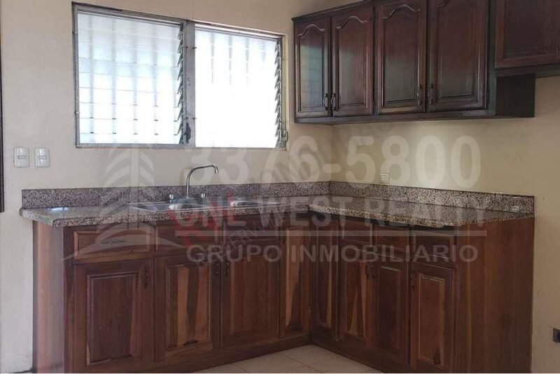 Casa grande en renta San Pedro Sula, Colonia Altiplano 3 habitaciones, 250 m²