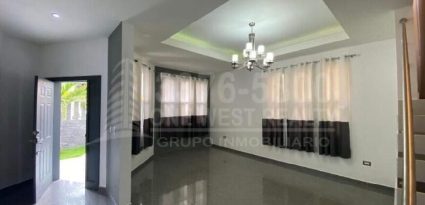 Espectacular casa en venta  ubicada en Res. Casa Maya II