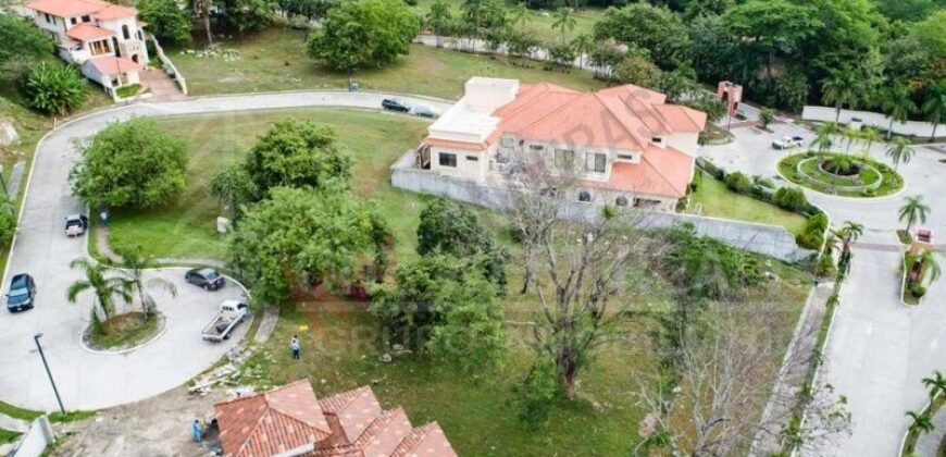 Terreno en venta en Merendon Hills  2,247.30 v² .  Ubicado en una exclusiva residencial en la falda de la montaña el Merendón