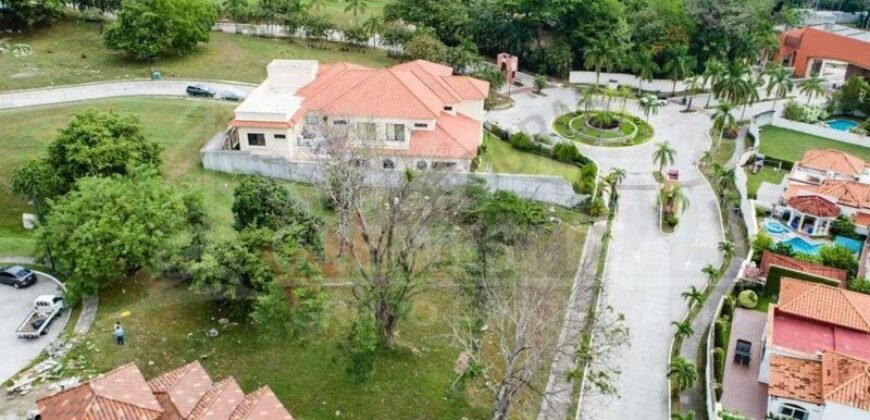 Terreno en venta en Merendon Hills  2,247.30 v² .  Ubicado en una exclusiva residencial en la falda de la montaña el Merendón