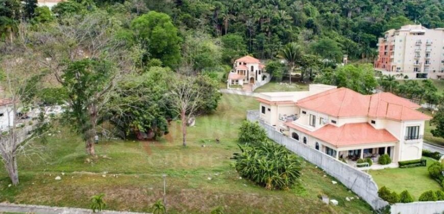 Terreno en venta en Merendon Hills  2,247.30 v² .  Ubicado en una exclusiva residencial en la falda de la montaña el Merendón