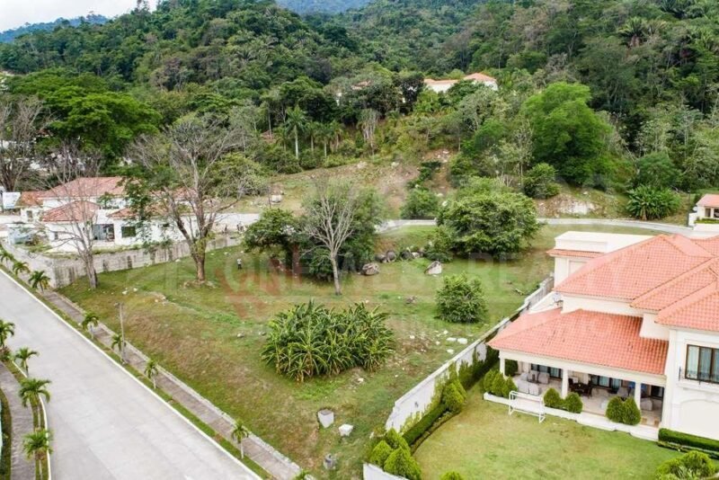 Terreno en venta en Merendon Hills  2,247.30 v² .  Ubicado en una exclusiva residencial en la falda de la montaña el Merendón