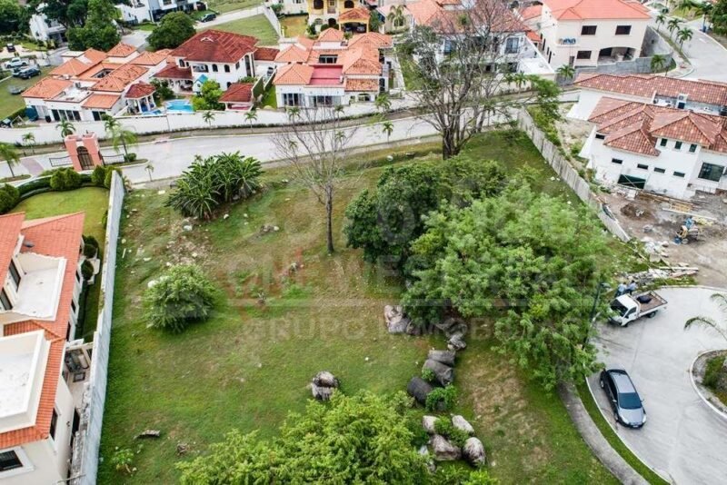 Terreno en venta en Merendon Hills  2,247.30 v² .  Ubicado en una exclusiva residencial en la falda de la montaña el Merendón