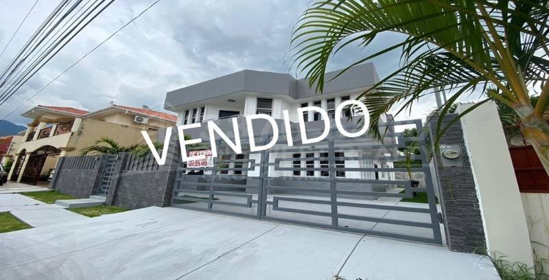 Espectacular casa en venta  ubicada en Res. Casa Maya II