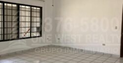 Renta de casa amplia en Colonia Moderna  San Pedro Sula, parqueo para 4 vehiculos