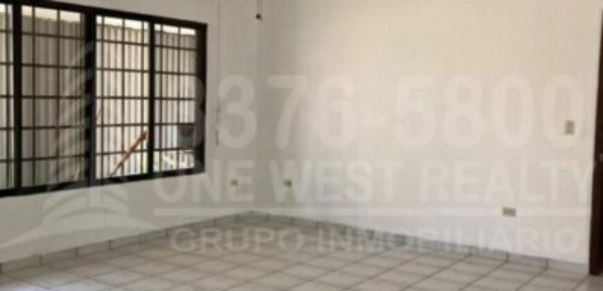 Renta de casa amplia en Colonia Moderna  San Pedro Sula, parqueo para 4 vehiculos