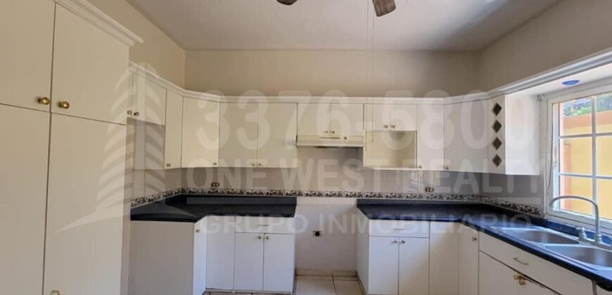 Renta de casa en Jardines del Valle, San Pedro Sula