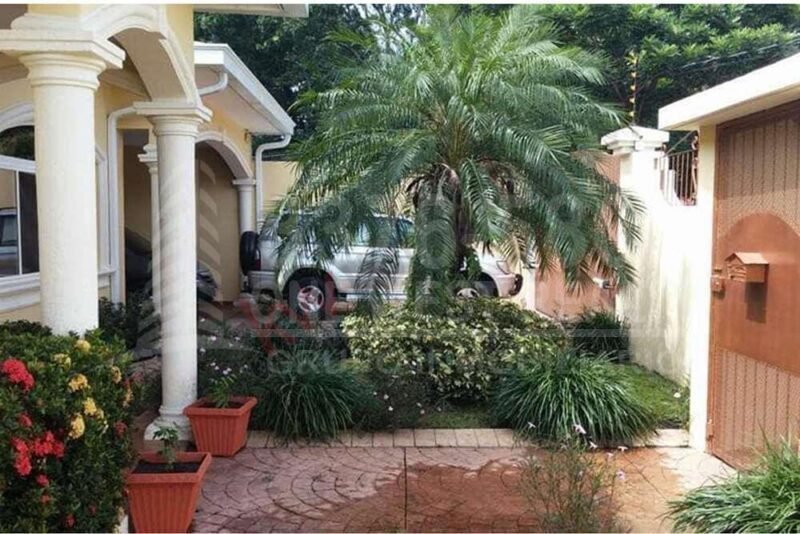 Res. El Barrial Casa en Venta San Pedro Sula Circuito Cerrado