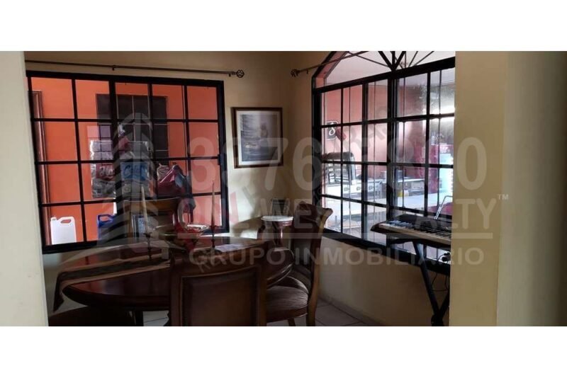 Casa en venta La Col. Universidad San Pedro Sula.  Super amplia, y con muchas amenidades