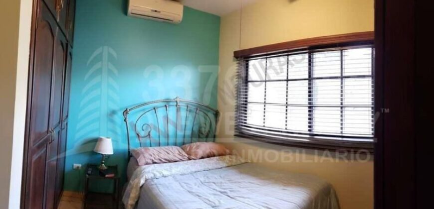 Casa en venta La Col. Universidad San Pedro Sula.  Super amplia, y con muchas amenidades