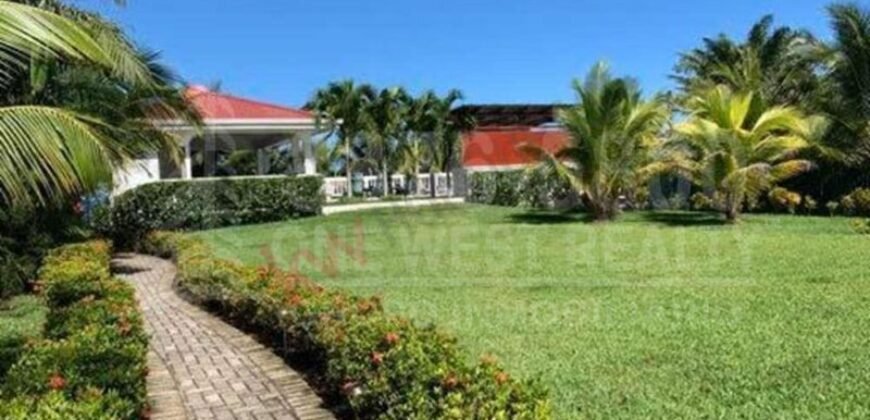 *Venta de casa en La Ensenada, Tela Atlántida, Honduras