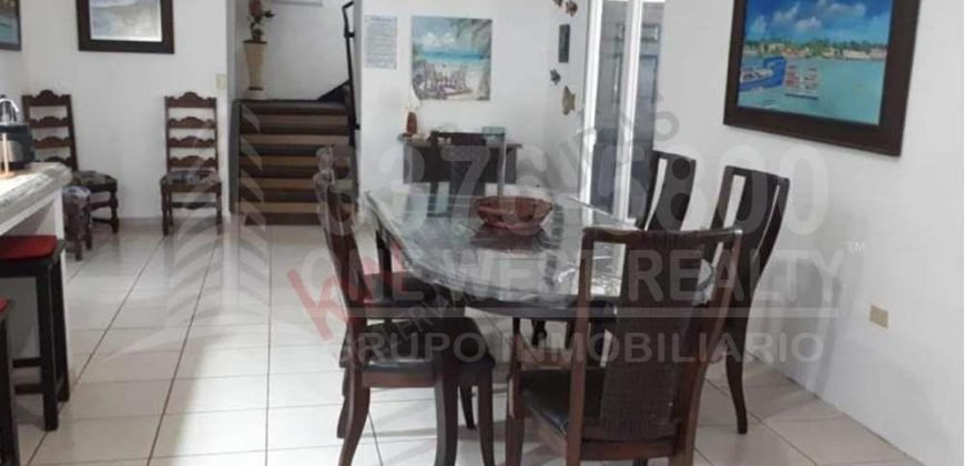 *Venta de casa en La Ensenada, Tela Atlántida, Honduras