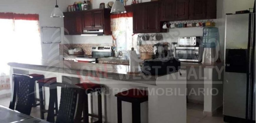 *Venta de casa en La Ensenada, Tela Atlántida, Honduras