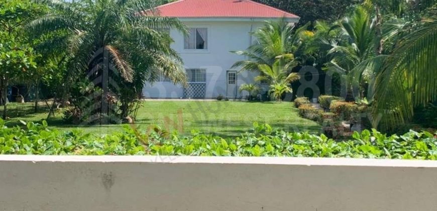 *Venta de casa en La Ensenada, Tela Atlántida, Honduras