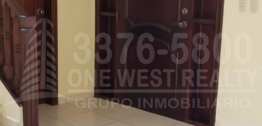 -Renta de Casa en Jardines del Valle San Pedro Sula*