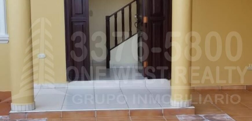 -Renta de Casa en Jardines del Valle San Pedro Sula*