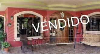 -Venta de Casa en El Progreso Yoro, Honduras 5 habitaciones parqueo techado cerca de la carretera CA-13