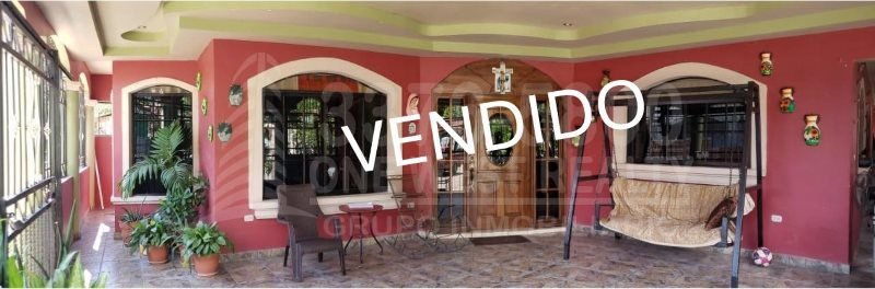 -Venta de Casa en El Progreso Yoro, Honduras 5 habitaciones parqueo techado cerca de la carretera CA-13