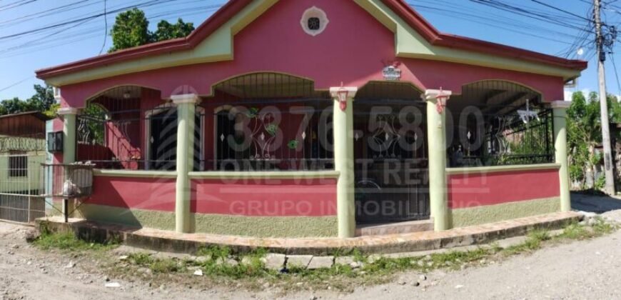 -Venta de Casa en El Progreso Yoro, Honduras 5 habitaciones parqueo techado cerca de la carretera CA-13