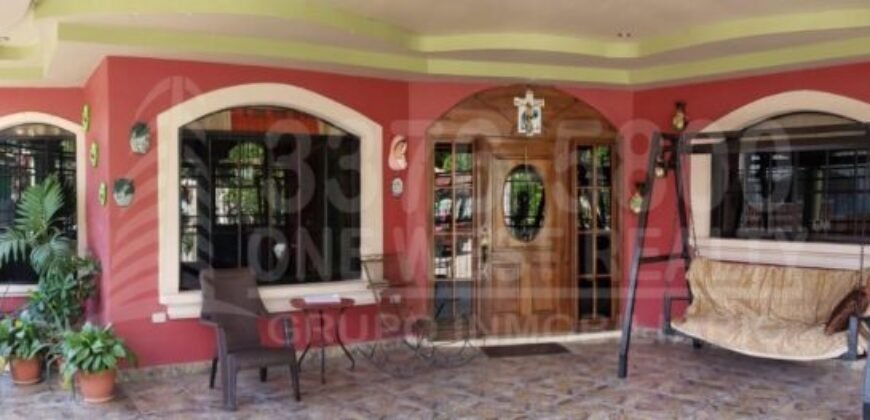 -Venta de Casa en El Progreso Yoro, Honduras 5 habitaciones parqueo techado cerca de la carretera CA-13