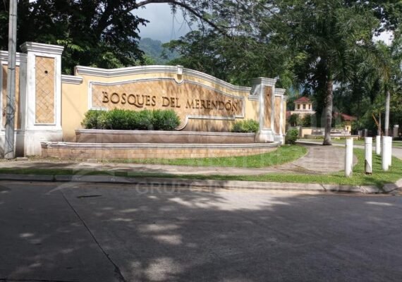 Compra tu casa en Residencial Bosques del Merendón con One West Realty