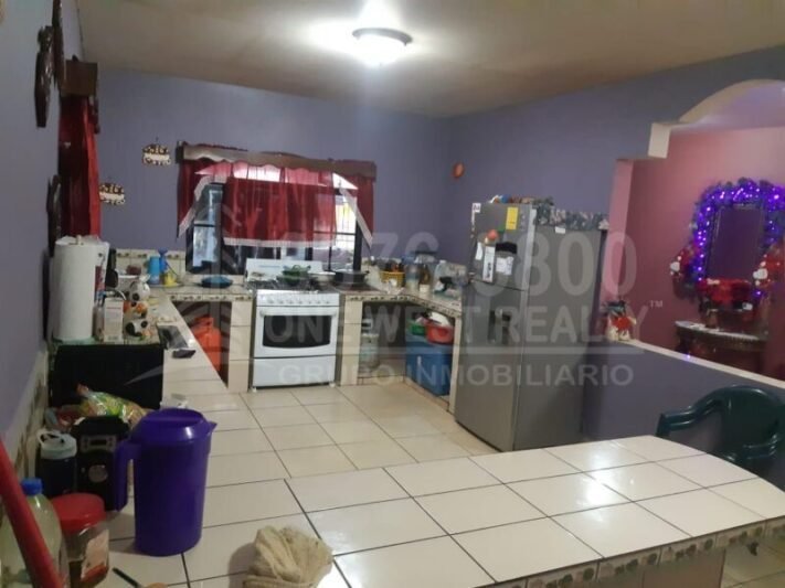 -Venta de Casa en El Progreso Yoro, Honduras 5 habitaciones parqueo techado cerca de la carretera CA-13