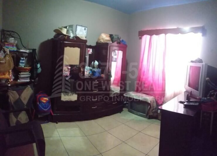 -Venta de Casa en El Progreso Yoro, Honduras 5 habitaciones parqueo techado cerca de la carretera CA-13