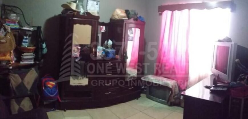 -Venta de Casa en El Progreso Yoro, Honduras 5 habitaciones parqueo techado cerca de la carretera CA-13