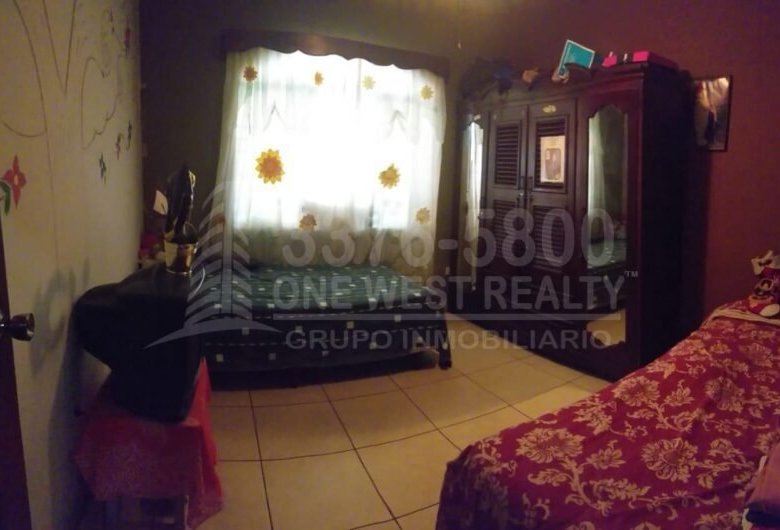 -Venta de Casa en El Progreso Yoro, Honduras 5 habitaciones parqueo techado cerca de la carretera CA-13