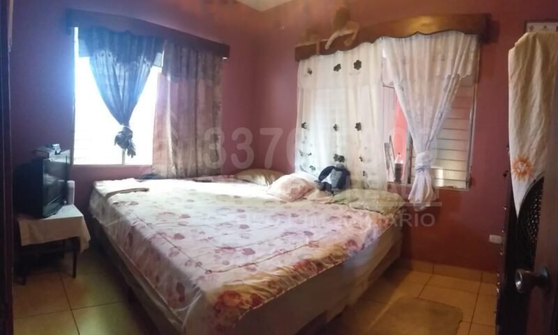 -Venta de Casa en El Progreso Yoro, Honduras 5 habitaciones parqueo techado cerca de la carretera CA-13