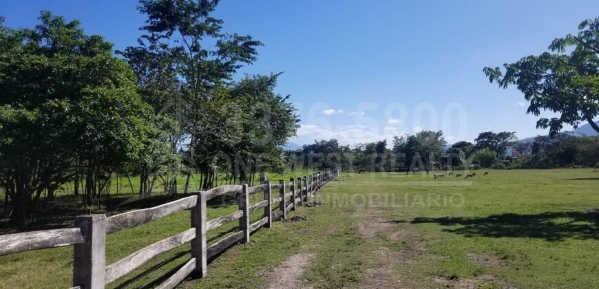 Hacienda en Venta a Orilla de Carretera en La Barca 5.8 Manzanas