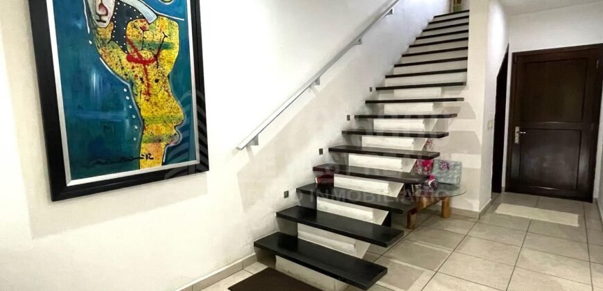 Venta de Townhouse circuito cerrado Jardines del Valle San Pedro Sula