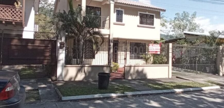 Venta de casa en Villas Mackay en San Pedro Sula Cortés
