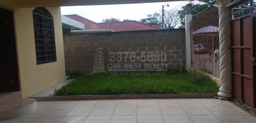 Casa en Residencial Toledo San Pedro Sula
