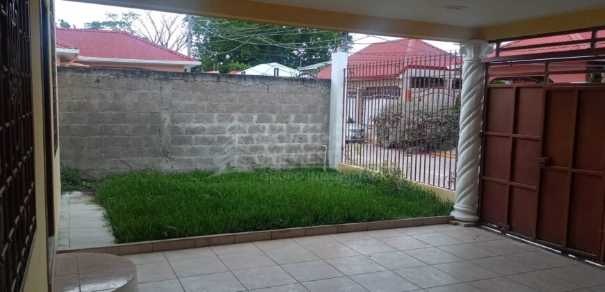 Casa en Residencial Toledo San Pedro Sula