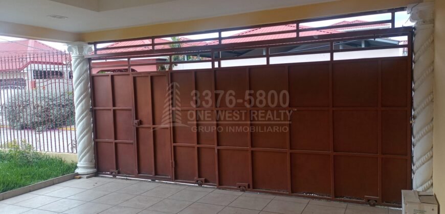 Casa en Residencial Toledo San Pedro Sula