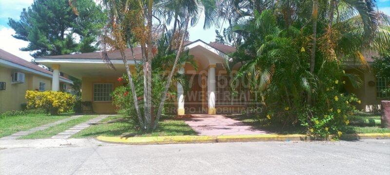 LA CEIBA VILLAS PALMA REAL