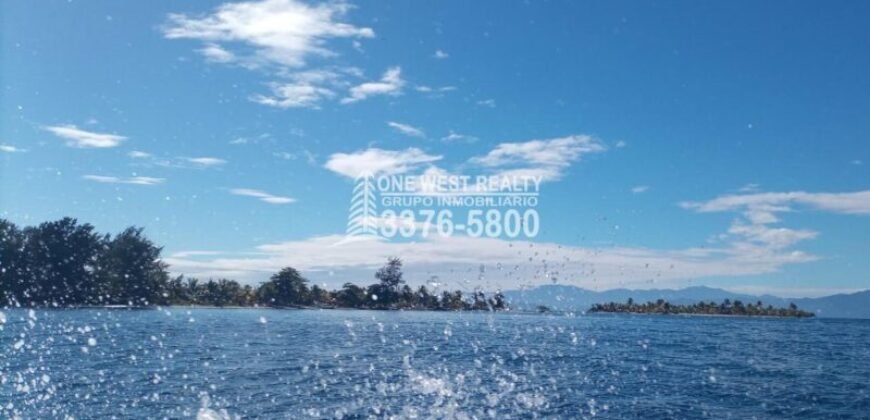 Lote de 3.6 Acres en Venta En Islas de la Bahia Cayos Cochinos