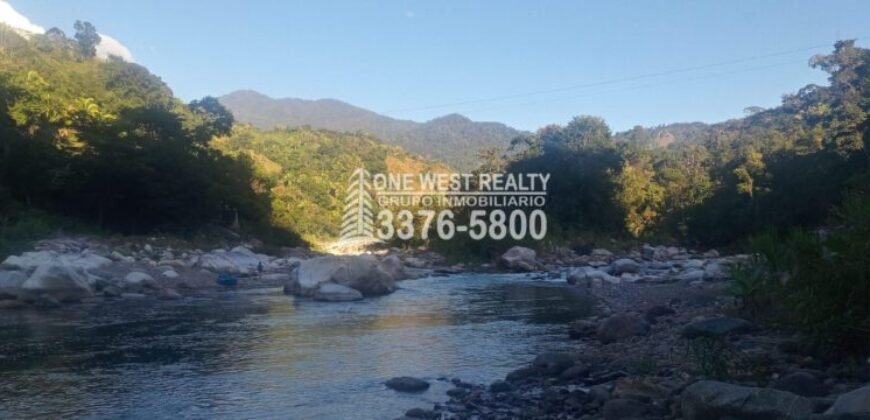 Venta de Terreno Con Vista a Rio Cangrejal y Pico Bonito La Ceiba