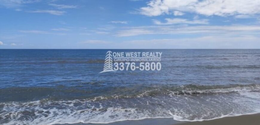 Terreno en venta frente a la playa La Ceiba Coco Pando