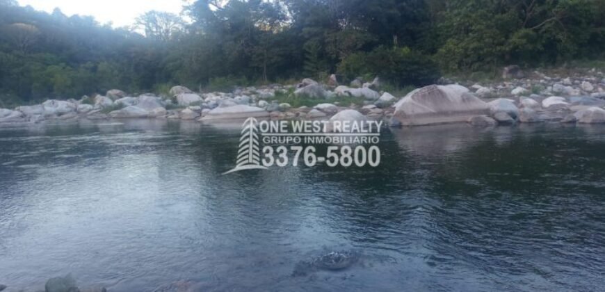 Venta de Terreno Con Vista a Rio Cangrejal y Pico Bonito La Ceiba