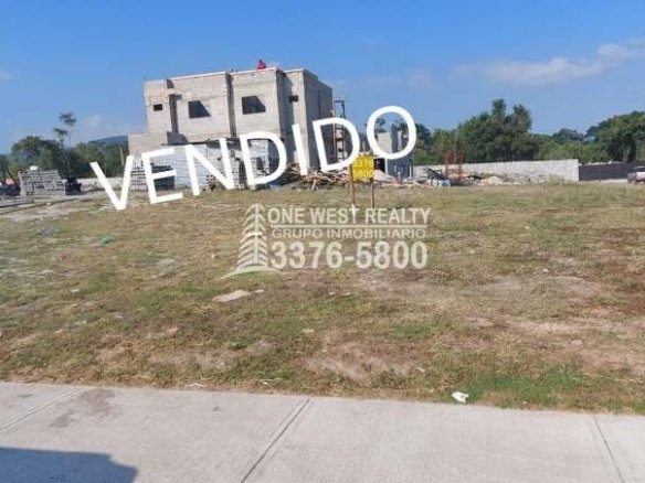 Lote Prados de Jaragua,Terreno de esquina en Ciudad Jaragua,