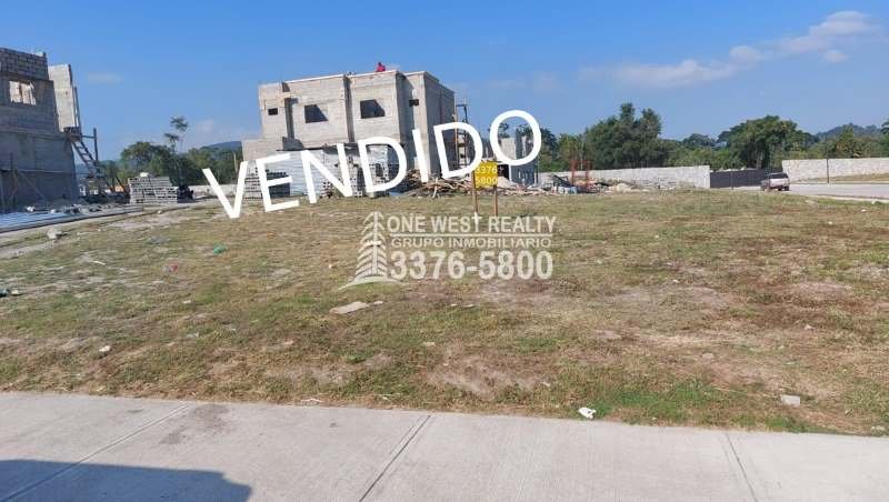 Lote Prados de Jaragua,Terreno de esquina en Ciudad Jaragua,
