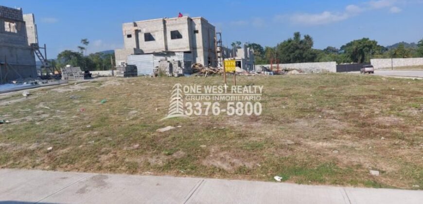 Lote Prados de Jaragua,Terreno de esquina en Ciudad Jaragua,
