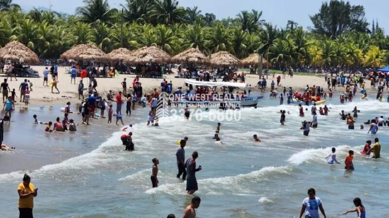 Cientos de Familias Disfrutaron de Las Playas Hondureñas 1westrealty