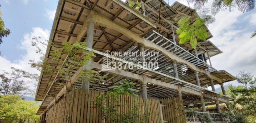 Venta de Terreno con Casa y Naciente de Agua en Omoa Cortes Honduras